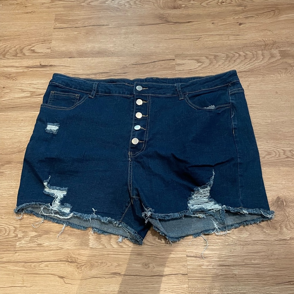 Button Close Jean Shorts
